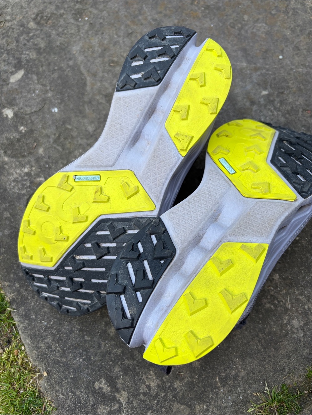 On Cloudsurfer Trail 2 women’s running shoes Nearly New Iron Lilac - Picture 3 of 3